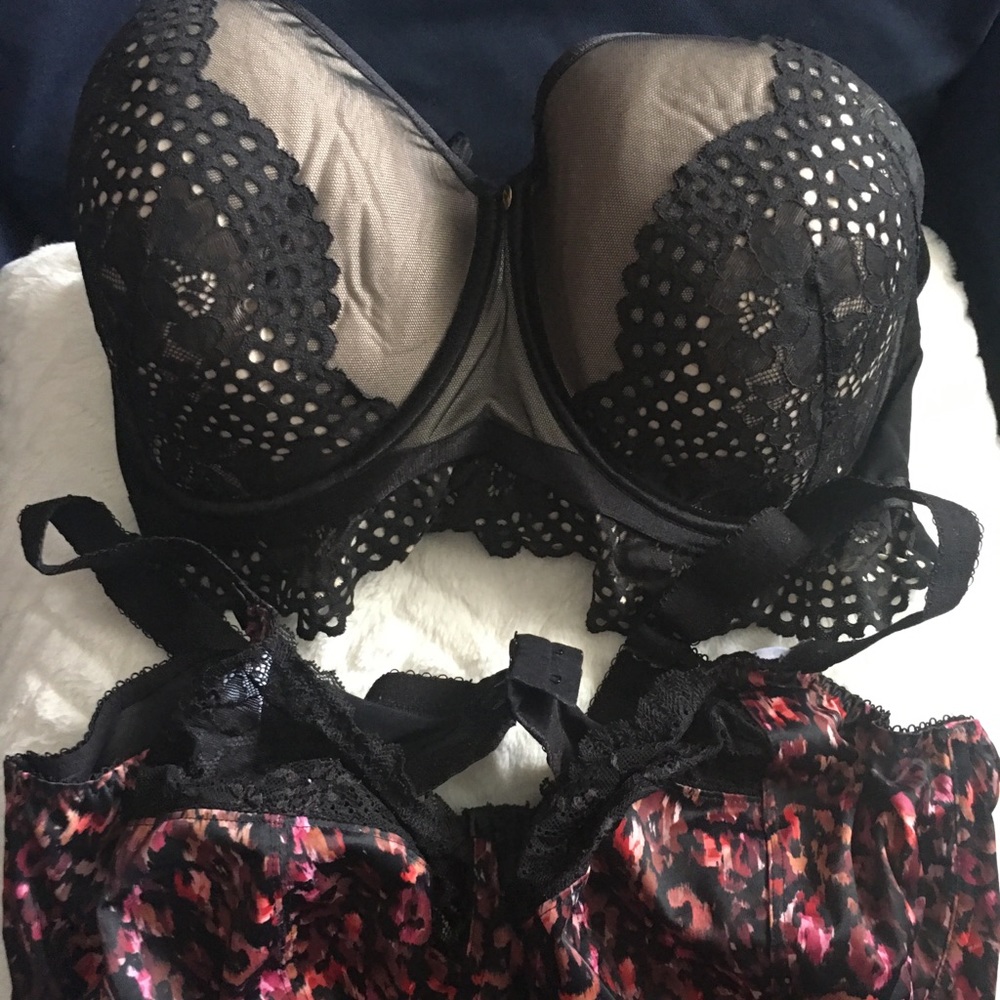 Cacique strapless bra with straps - plus free bra.